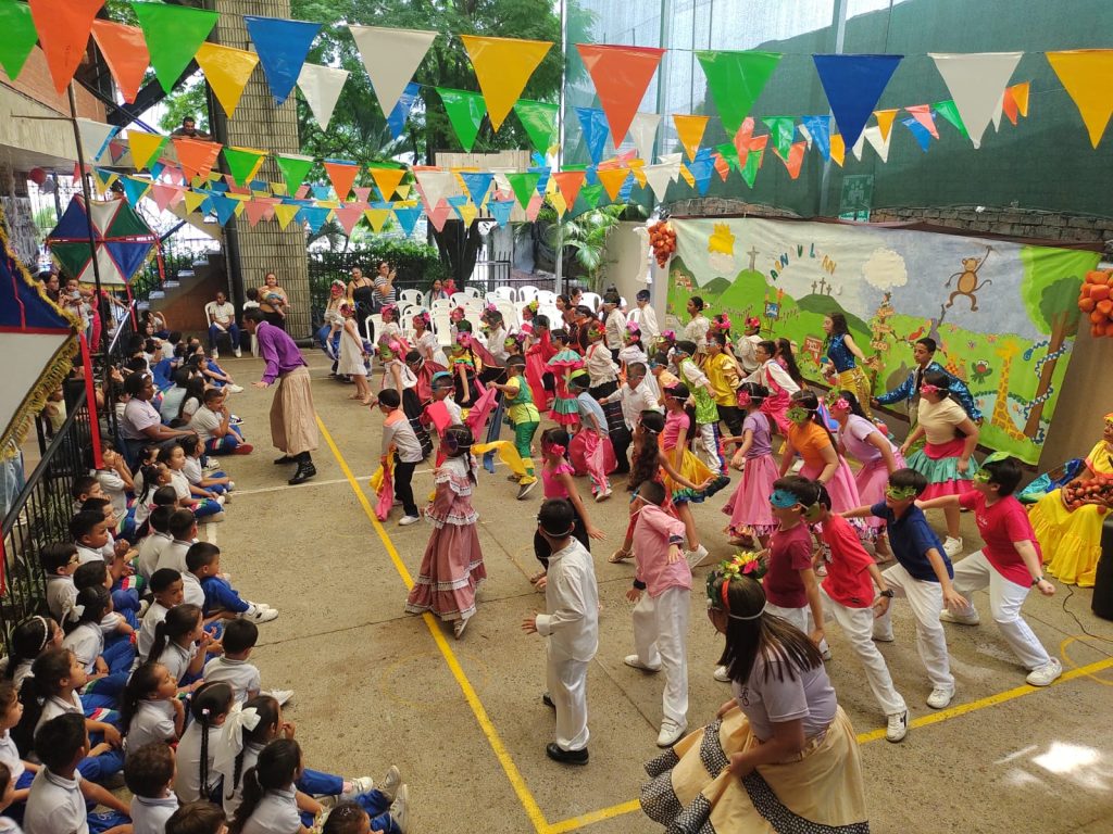 Executive Committee Member Carolina Ravassa is leading a fundraising project for Trinity School in Bellavista, Colombia.